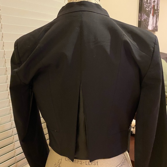 Beautiful tuxedo  jacket! Very well made! I love it! - Picture 4 of 5